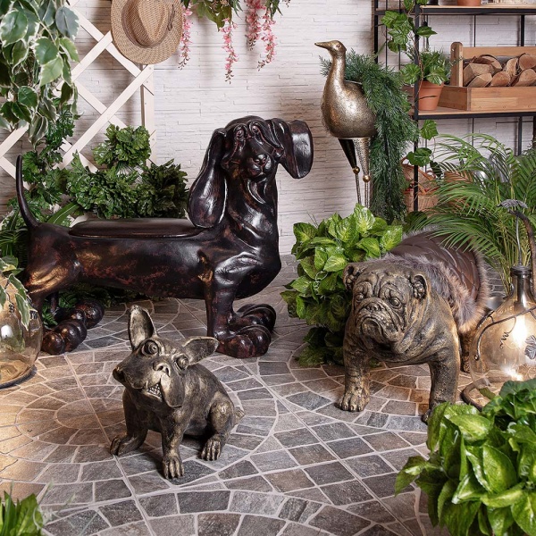 Садовая скульптура Сэр Винстон с накидкой