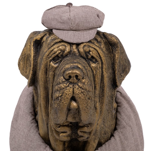 Садовая скульптура Сэр Ватсон в костюме